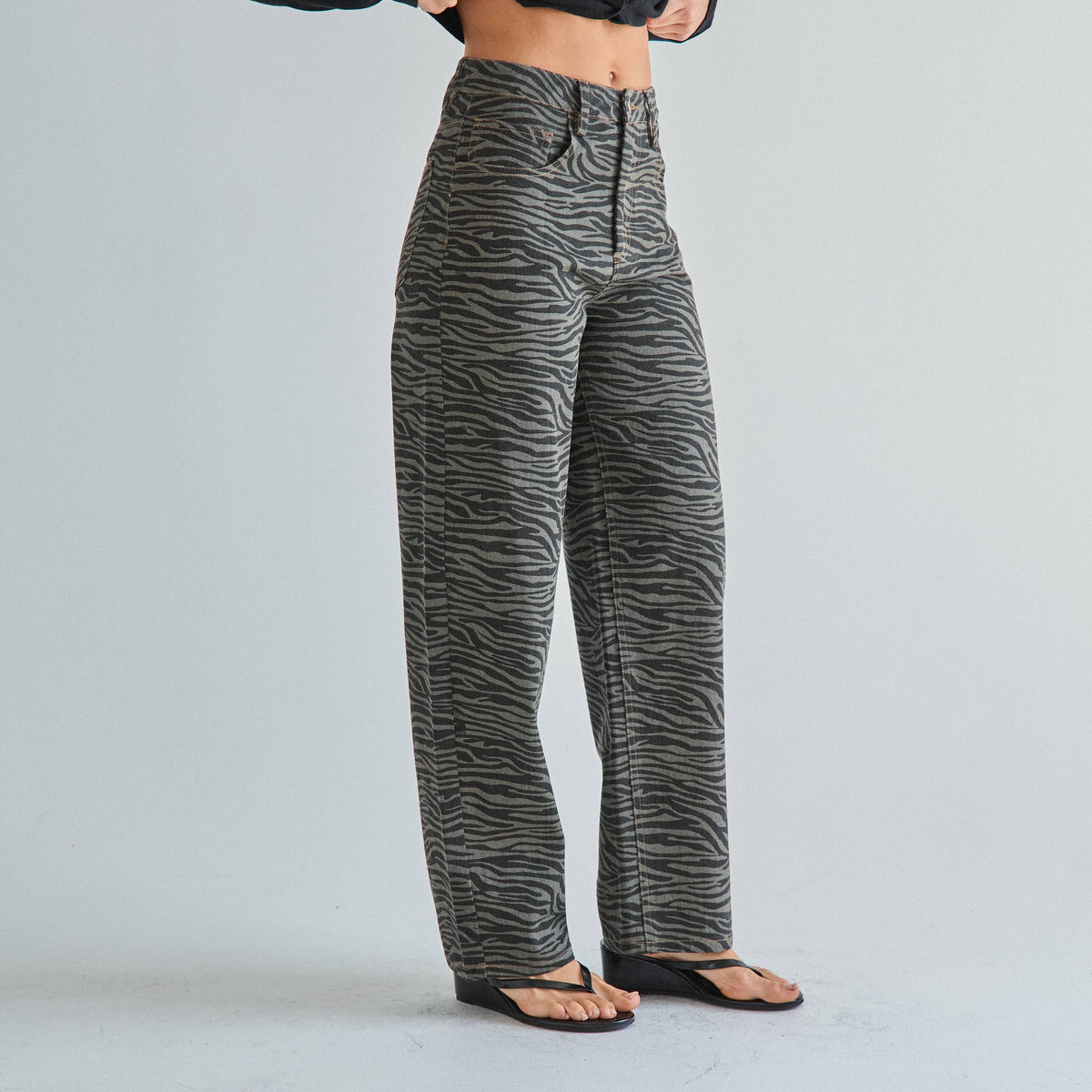 The Wilde Jean - Zebra barrel pants