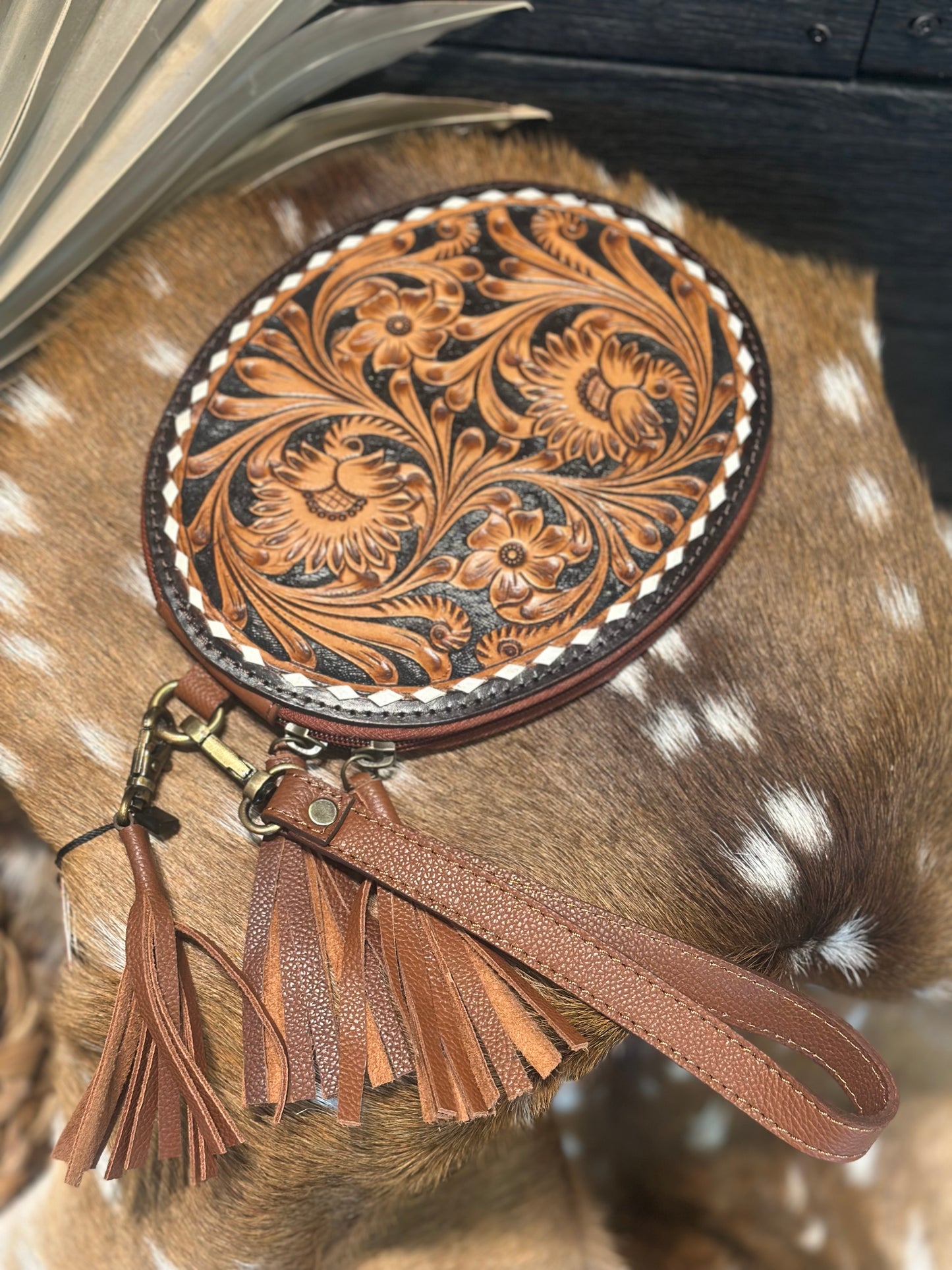 “The Daisy” wristlet