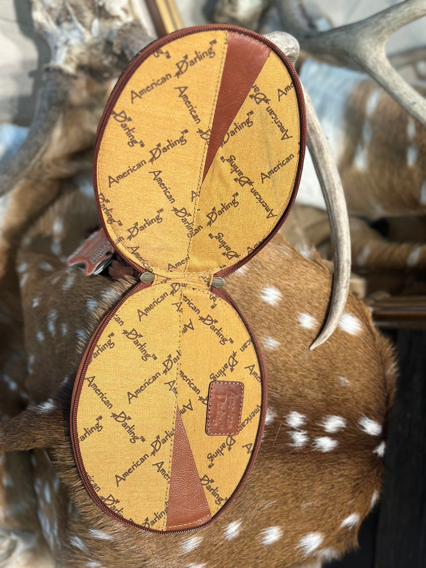 “The Daisy” wristlet