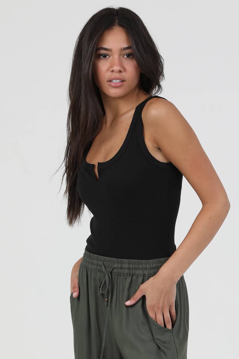 NOTCH NECK RIB TANK TOP
