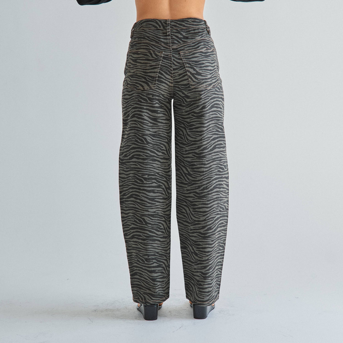 The Wilde Jean - Zebra barrel pants